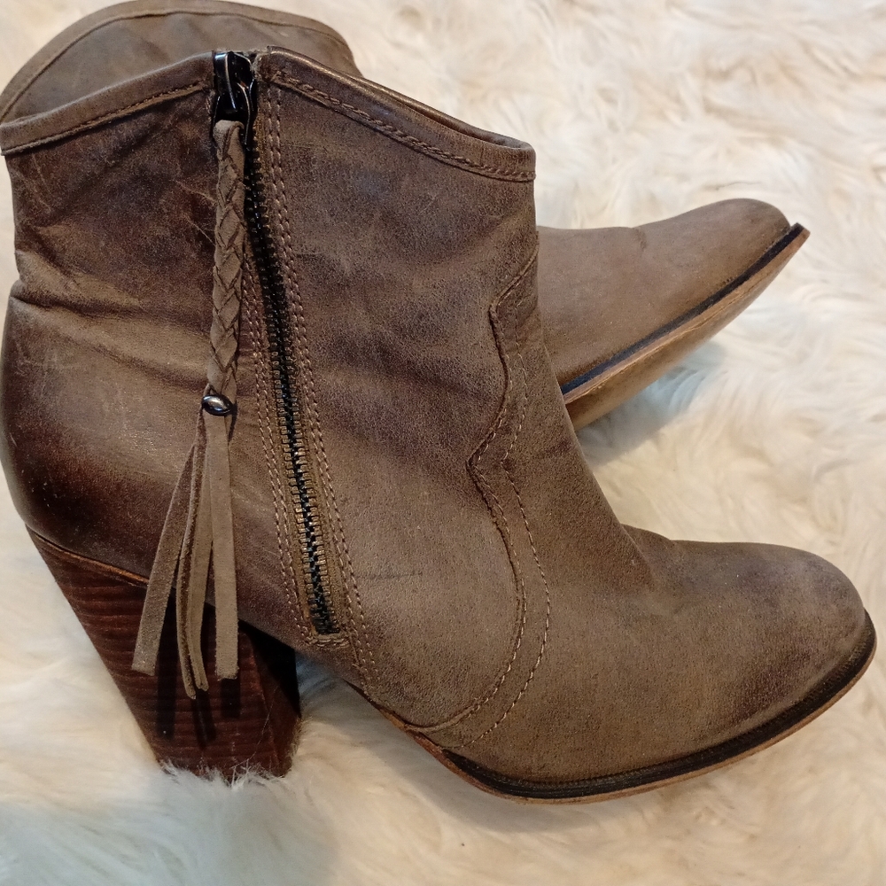 Aldo Taupe Leather Ankle Booties (8.5)